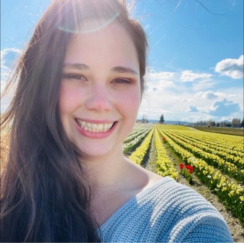 Meet your Posher, Cayla
